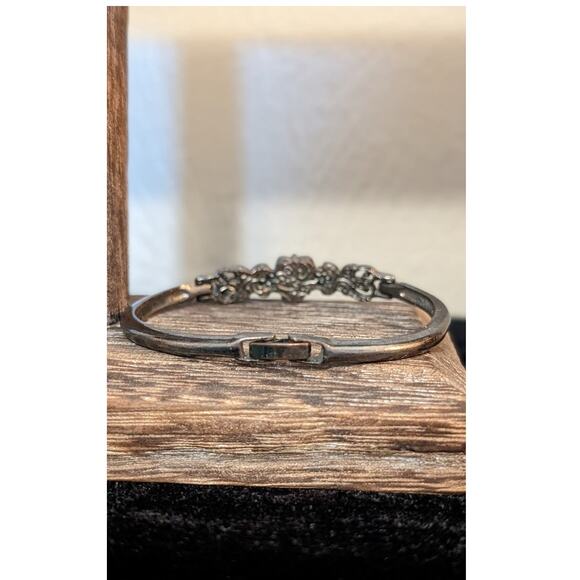 Vintage Floral Crystal Fold Over Clasp Three Piece Bangle Bracelet - Picture 4 of 8